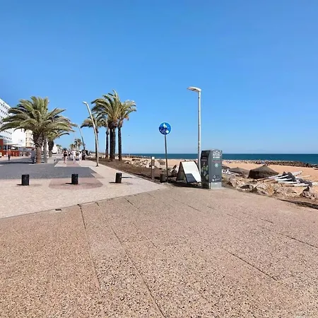 Vip T2 Beachfront With Garage شقة